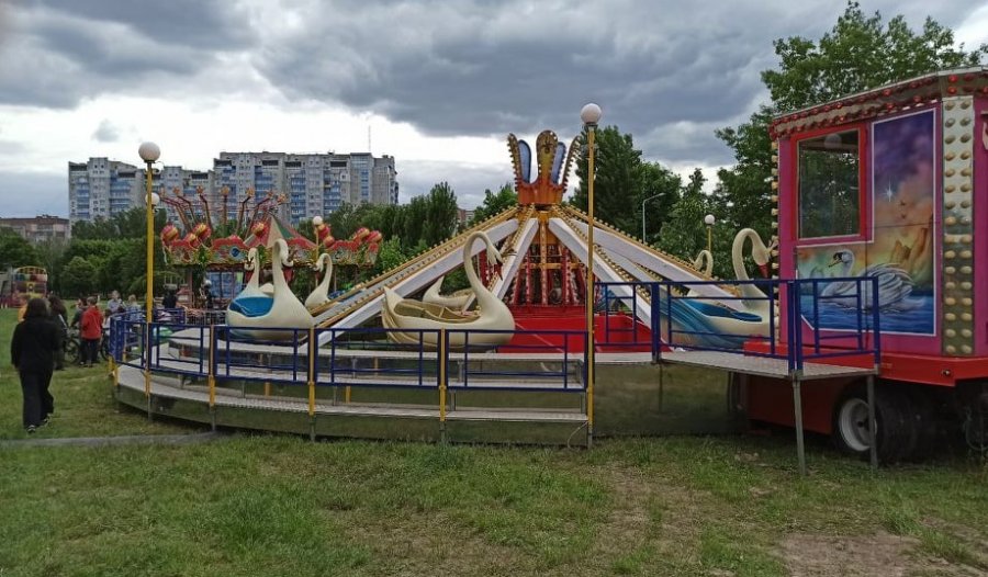 Три торгових точки в парку «Приозерний» і стаціонарний Луна-парк у парку «Перемога»: рішення виконкому