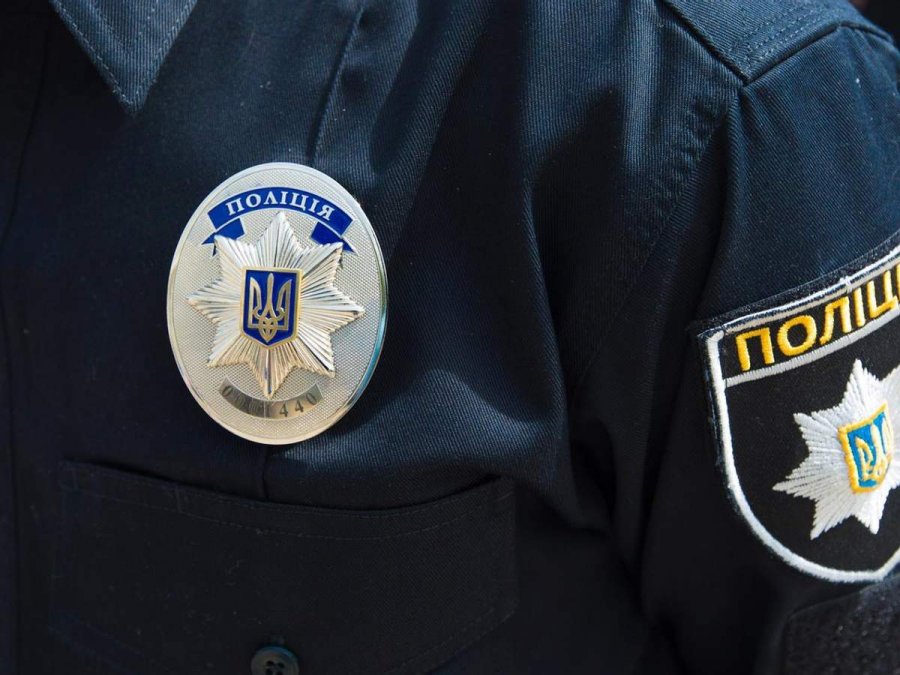 У Броварах молодь відзначила День Незалежності: розпивали спиртні напоїв, хуліганили та розпилили сльозогінний газ в обличчя правоохоронця