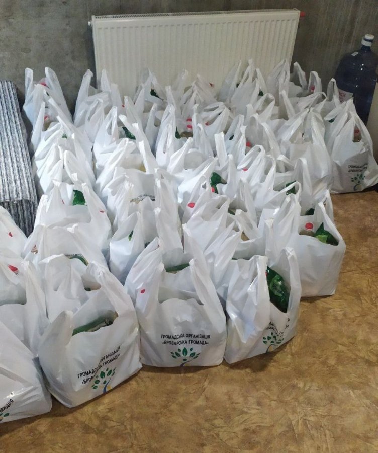 Гуманітарна допомога в обмін на персональні дані та обов'язковий вступ до громадської організації